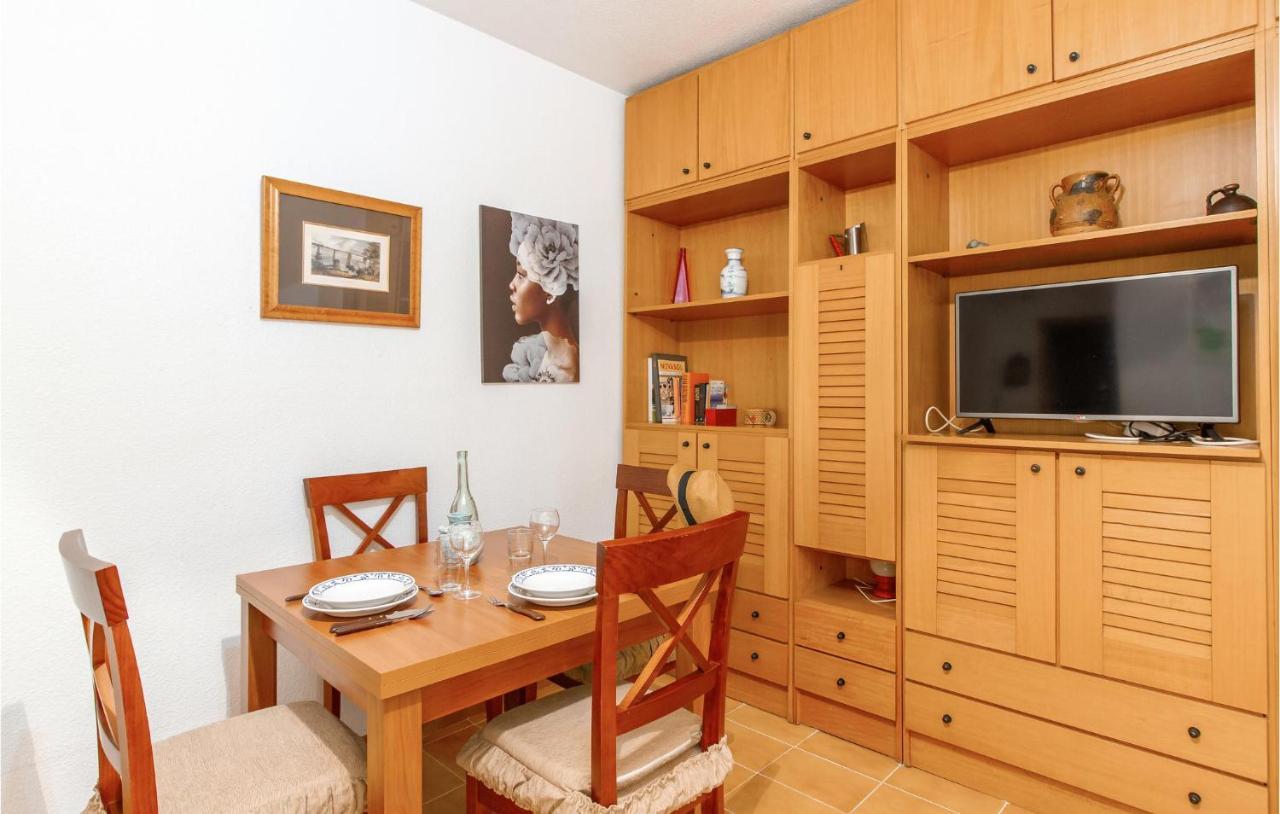 1 Bedroom Nice Apartment In 圣波拉 外观 照片